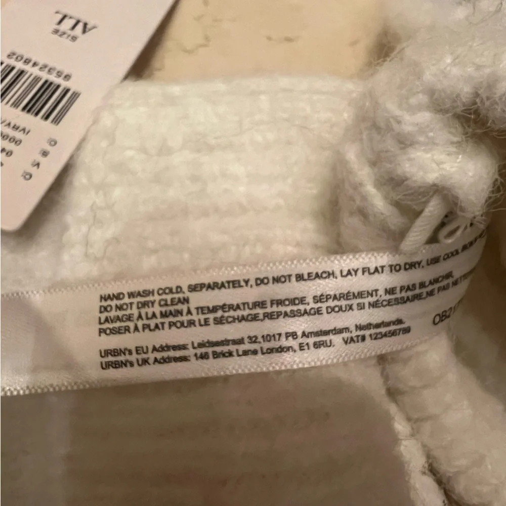 NWT new Anthropologie embellished cozy deco mittens gloves white rhinestones